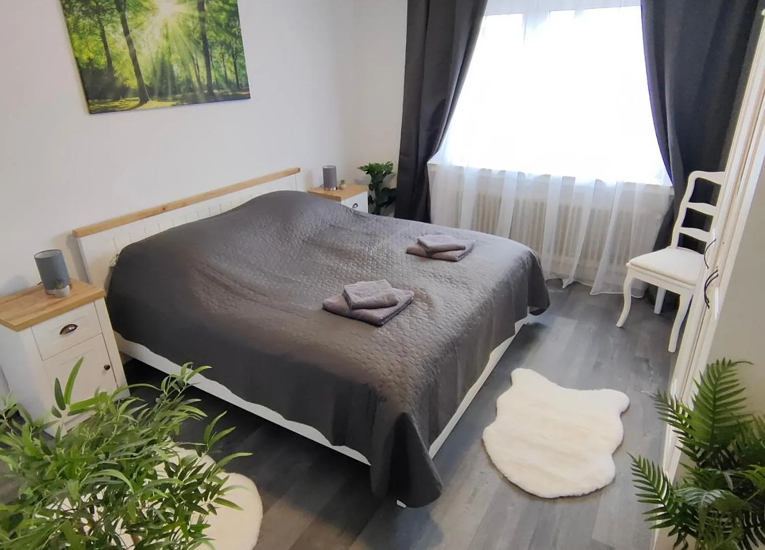 Large Central Apartment - Modern & Fully Equipped - Near Fair Köln